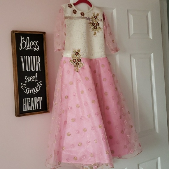 Kids gown - Picture 5 of 5